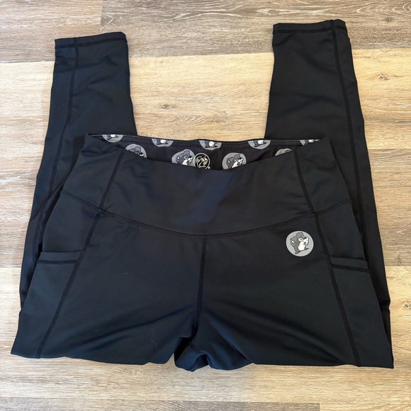 Buc-ee’s Pants - “SOLD” Buc-ee’s Women’s Black Athletic Capri Yoga Pants Leggings Size Large